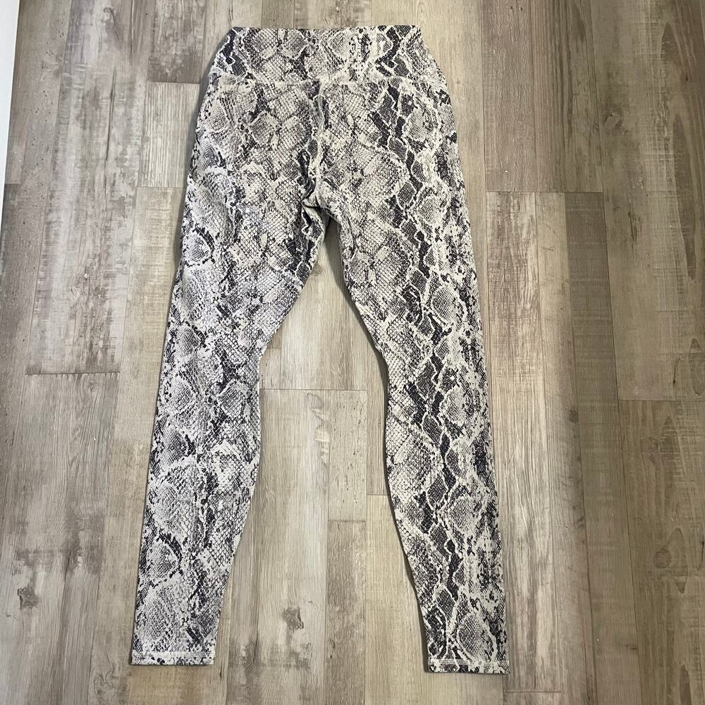 Alo yoga snakeskin legging size large - Picture 10 of 13